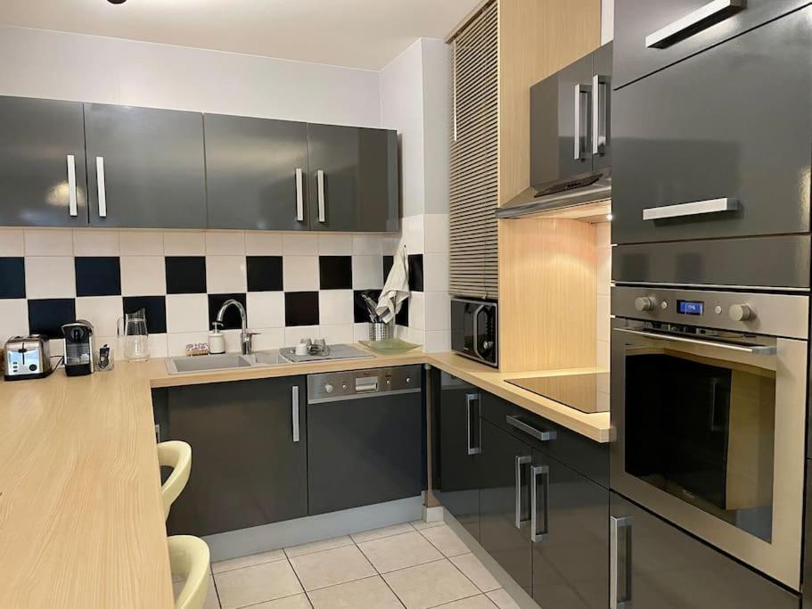 וינה L'Ideal Cosy-Wifi-Netflix Et Garage מראה חיצוני תמונה